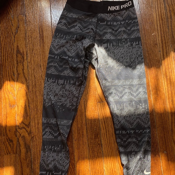 Nike Leggings - Picture 1 of 2